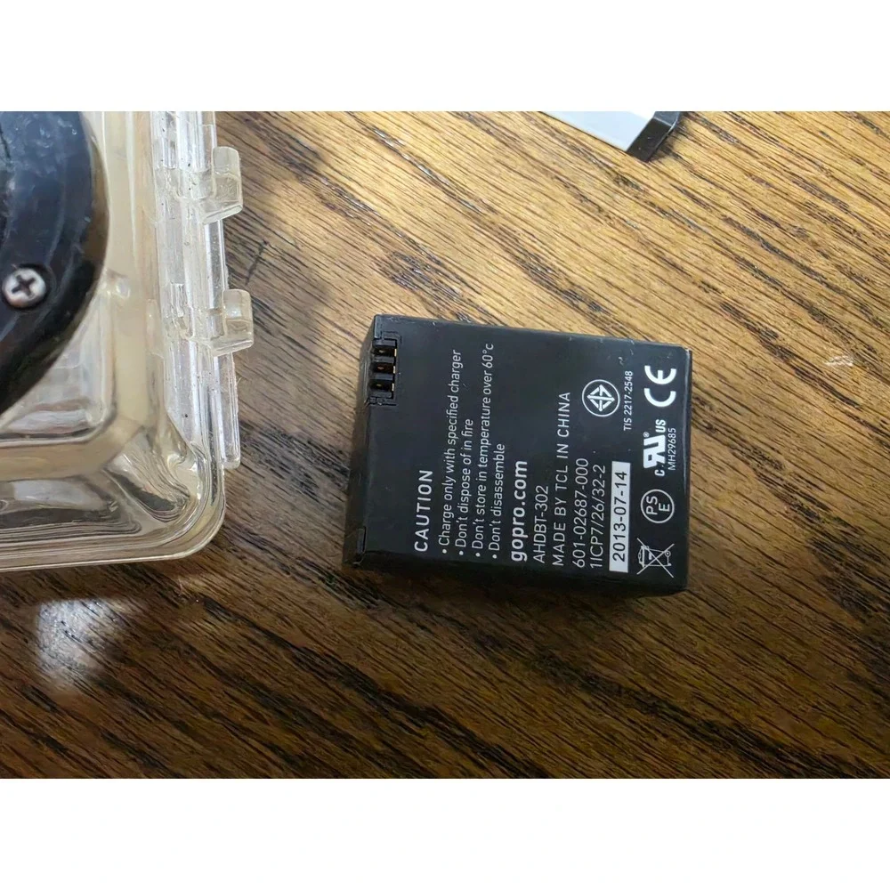 GoPro HERO2 and HERO3 Camera w Cases and Batteries for refurb parts UNTESTED